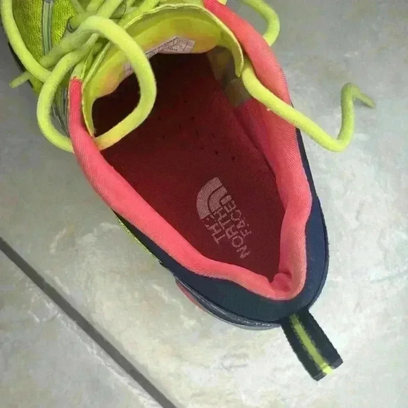 North Face women’s vibrant sole shoes size 6.6 - Picture 7 of 9